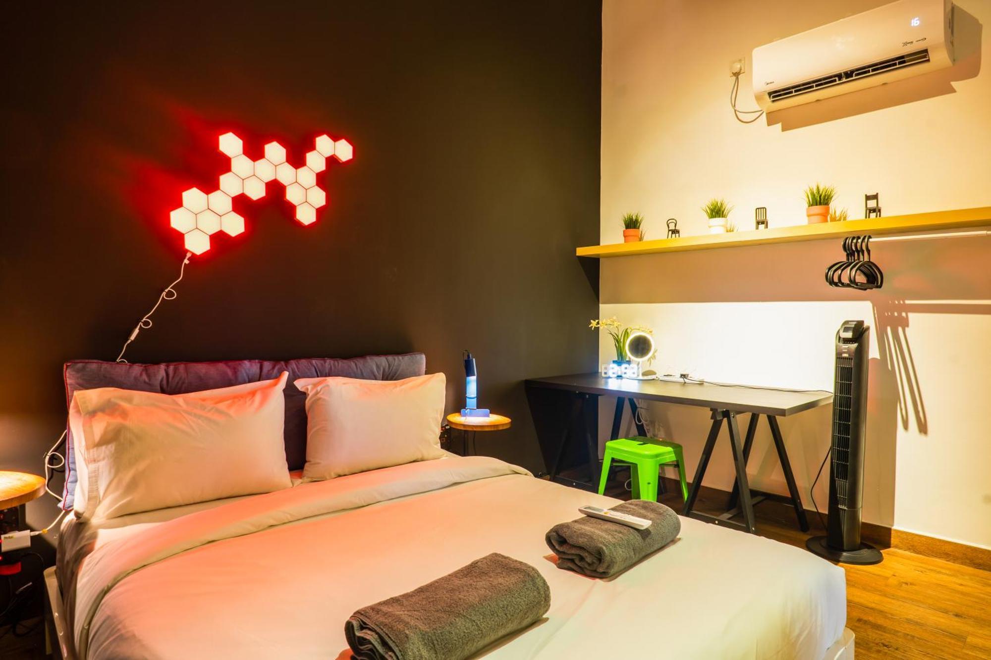 Manhattan Theme By Nest At Austin Heights *